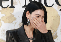 [포토] 웃음 터진 일본배우 미요시 아야카가