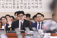 [포토] 법사위 전체회의 참석한 한동훈 법무부 장관