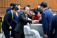 [포토] 입장하는 윤재옥 국민의힘 원내대표