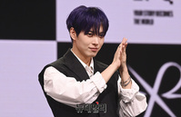 [포토] 오메가엑스 휘찬, 햄버거 포즈