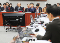 [포토] 답변하는 송두환 국가인권위원장