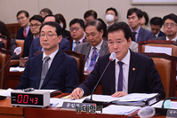 [포토] 외통위 출석한 김영호 통일부 장관