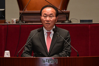 [포토] 의총서 현안관련 발언 하는 윤재옥 원내대표