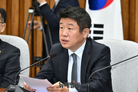 [포토] 원내대책회의서 발언하는 유의동 정책위의장