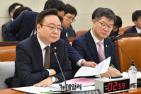 [포토] 답변하는 조규홍 보건복지부 장관