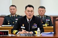 [포토] 답변하는 김명수 합동참모본부 의장 후보자