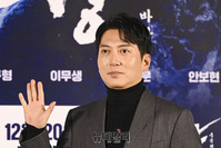 [포토] '노량: 죽음의 바다' 박명훈, 명품 눈빛연기