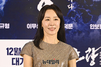 [포토] 문정희 '노량의 홍일점'