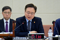 [포토] 답변하는 조규홍 보건복지부 장관