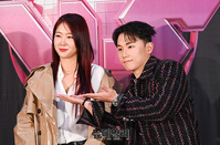 [포토] 브이에스 소유-임한별 '소유 예쁘죠?'