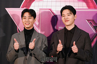 [포토] 브이에스 영케이-김민석 '많이 사랑해주세요'