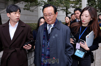 [포토] 눈감은 송철호 전 울산시장...1심서 징역3년 선고