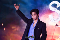 [포토] 스위트홈2 송강 '날개 펼쳐볼까'