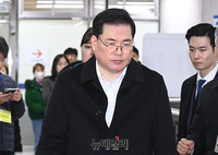 [포토] '정치자금법 위반' 선고공판 출석하는 유동규
