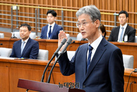 [포토] 선서하는 조희대 대법원장 후보자