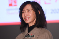 [포토] 포즈 취하는 방은진