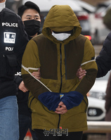 [포토] '아내 살인' 혐의 현직 변호사 영장심사 출석