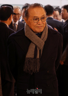 [포토] MB 첫 서예전 개막식 참석한 신영균 원로배우