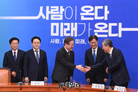 [포토] 이재명 민주당 대표 접견하는 한오섭 정무수석