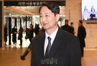 [포토] 출근하는 안덕근 산업부 장관 후보자