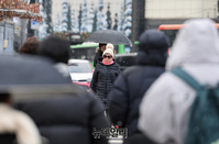 [포토] 눈 내리기 시작한 서울...'내일 더 추워'