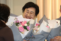 [포토] 사회봉사 부문 알바트로스상 수상한 김인숙 서울인실련 대표