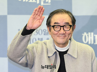 [포토] 김홍파 "연기하다 흰머리 늘었어요"