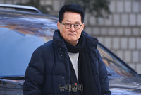 [포토] '서해 공무원 피격은폐' 공판 출석하는 박지원 전 국정원장 