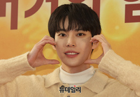 [포토] 햄버거 모델 된 NCT도영