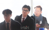 [포토] 첫 공식일정 출근하는 한동훈 비대위원장 