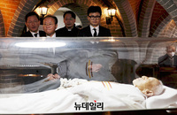 [포토] 故 정의채 몬시뇰 신부 조문하는 윤재옥·한동훈 