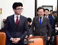 [포토] 더불어민주당 당대표실 찾은 한동훈 비대위원장 