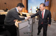 [포토] 소통관 찾은 윤재옥 원내대표 