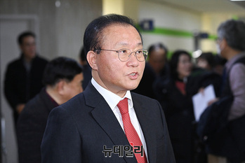 [포토] 답변하는 윤재옥 국민의힘 원내대표 