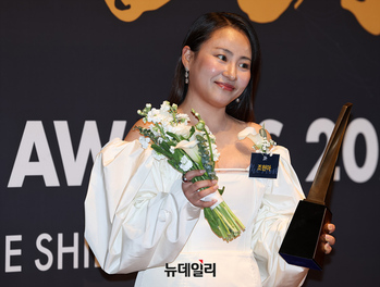 [포토] 조현아, 여자 멀티테이너상 수상