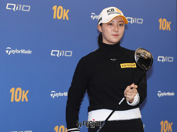 [포토] 박예지 선수 "드라이버 나왔어요"