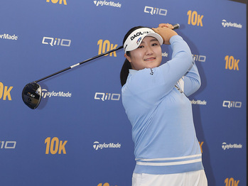 [포토] 신제품 드라이버 소개하는 유해란 선수