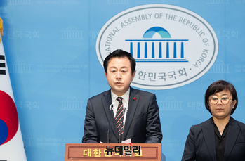 [포토] '국민의힘 탈당·개혁신당 합류' 선언하는 김용남 전 국민의힘 의원