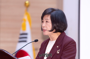 [포토] '이승만 독립외교 33년' 다큐멘터리 시사회, 개회사하는 정경희 의원