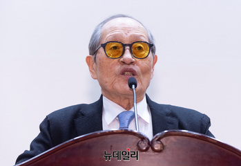 [포토] '이승만 독립외교 33년' 시사회, 개회사하는 인보길 회장