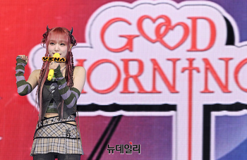 [포토] 예나 "굿모닝으로 컴백합니다"