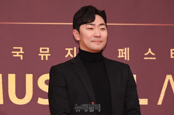 [포토] 송용진 '시상하러 왔어요'