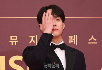 [포토] 김주택, 반쪽 얼굴