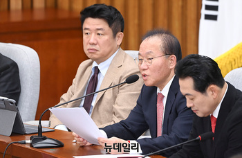 [포토] 모두발언하는 윤재옥 원내대표 