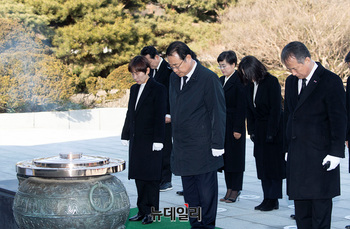 [포토] 현충원 참배하는 국민의힘 공천관리위원회 