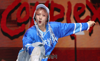 [포토] 챌린지 댄스 선보이는 펜타곤 후이