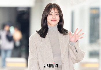 [포토] 트와이스 지효 '파리 다녀올게요'