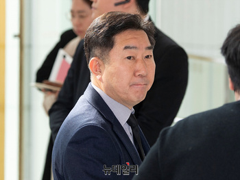 [포토] 롯데 상반기 사장단회의 참석하는 김용석 대표