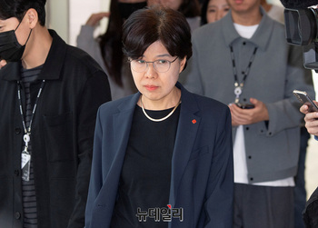 [포토] 롯데 사장단회의 참석하는 김소연 대표