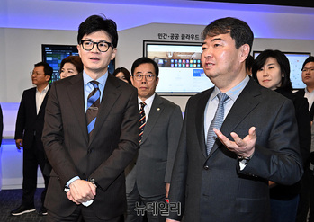 [포토] 더존비즈온 방문한 한동훈 국민의힘 비대위원장